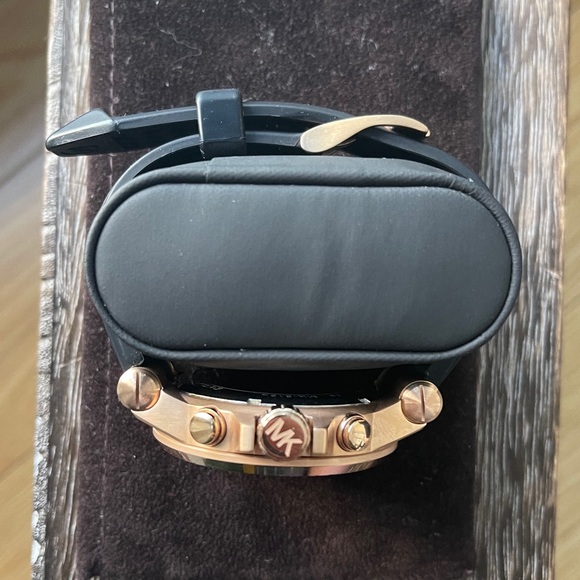 Michael Kors Dylan Rose Gold Watch - Picture 7 of 7